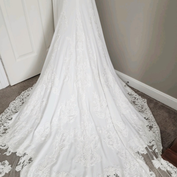 NEW ENZOANI MCKINLEY WEDDING DRESS, UNALTERED - Picture 8 of 11